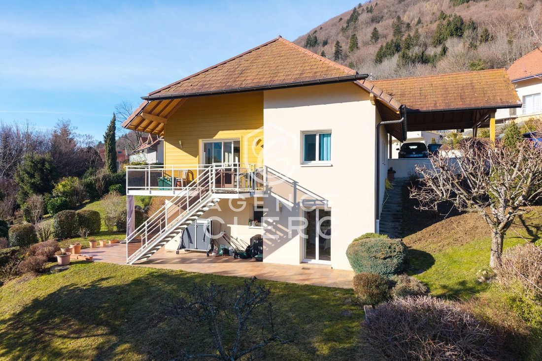 Villa in Menthon-Saint-Bernard, Auvergne-Rhône-Alpes, France 2 - 17145054