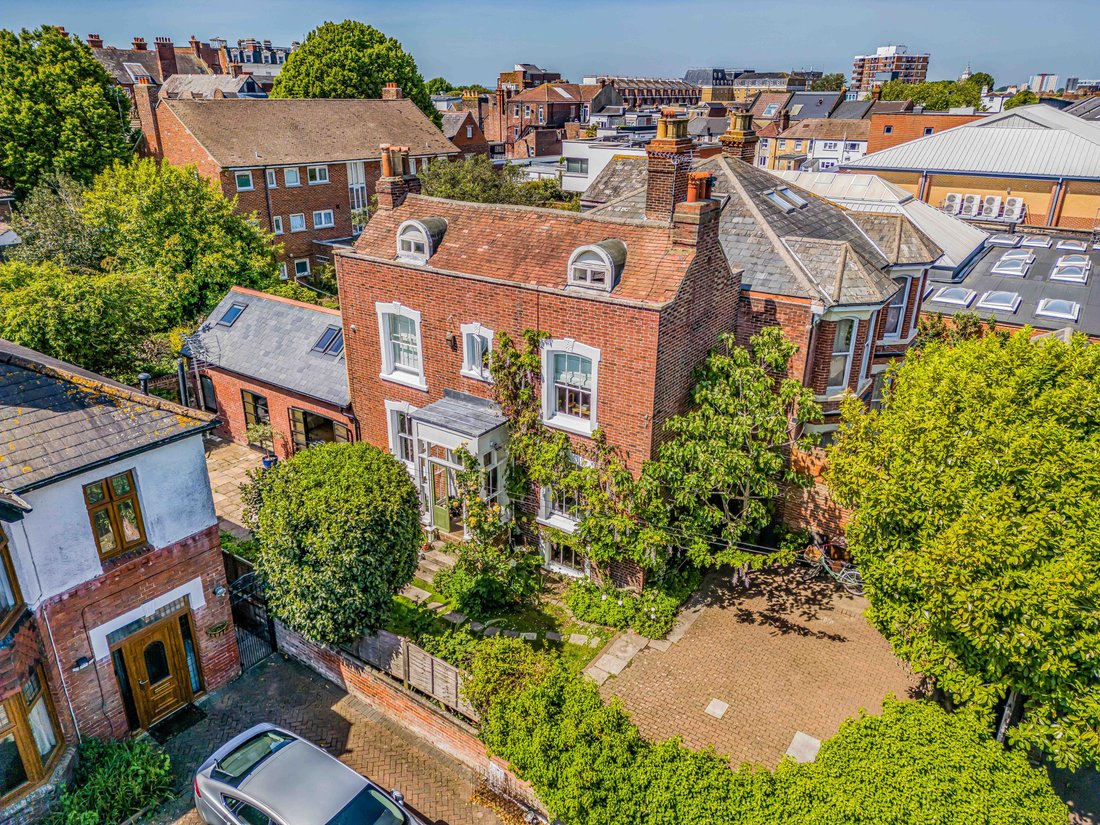 House in Southsea, England 3 - 18050051