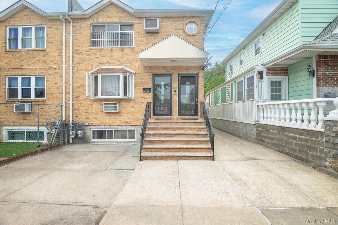 House in New York, New York, United States 2 - 18044096