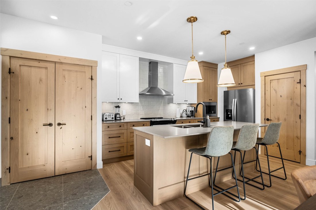 Apartment in Sun Peaks, British Columbia, Canada 5 - 14965151