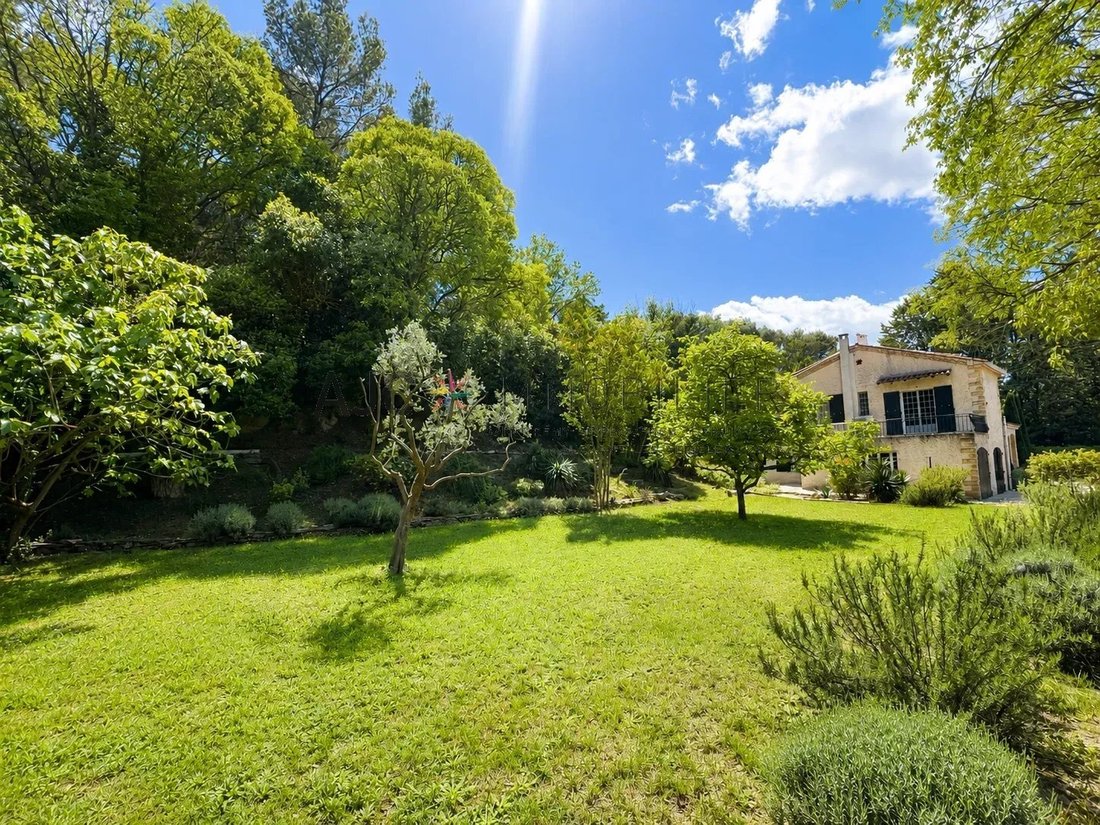House in Saint-Etienne-du-Grès, Provence-Alpes-Côte d'Azur, France 4 - 18038338