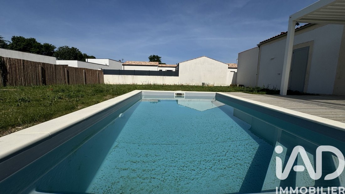 House in Saint-Laurent-de-la-Pree, Nouvelle-Aquitaine, France 2 - 17446811