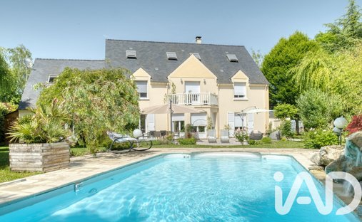 House in Pierrefonds, Hauts-de-France, France 1