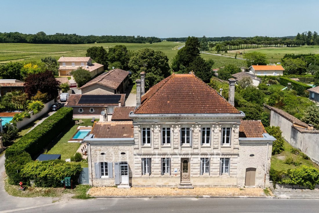 House in Hôtel de Ville-Quinconce-Saint Seurin-Fondaudège, Bordeaux, France 1 - 18038575