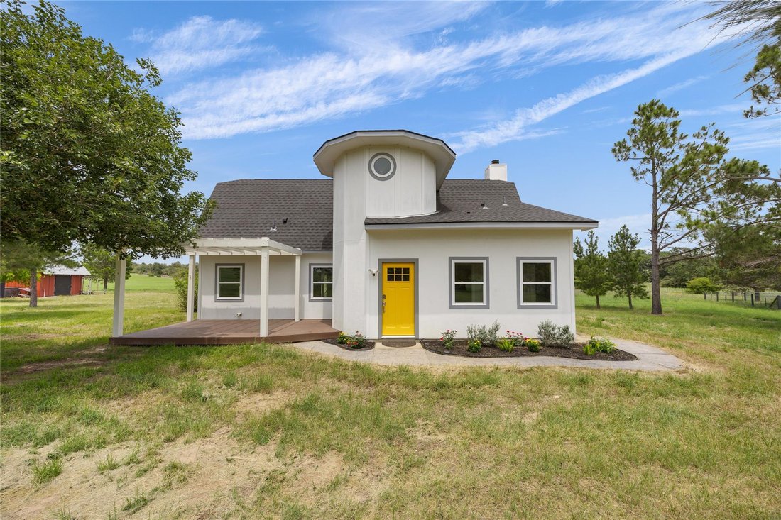 McDade, Texas, United States 3 - 18037713