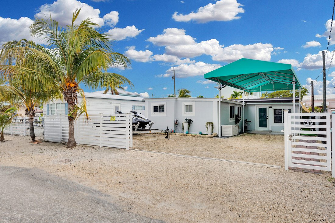 Key Largo, Florida, United States 3 - 18043901
