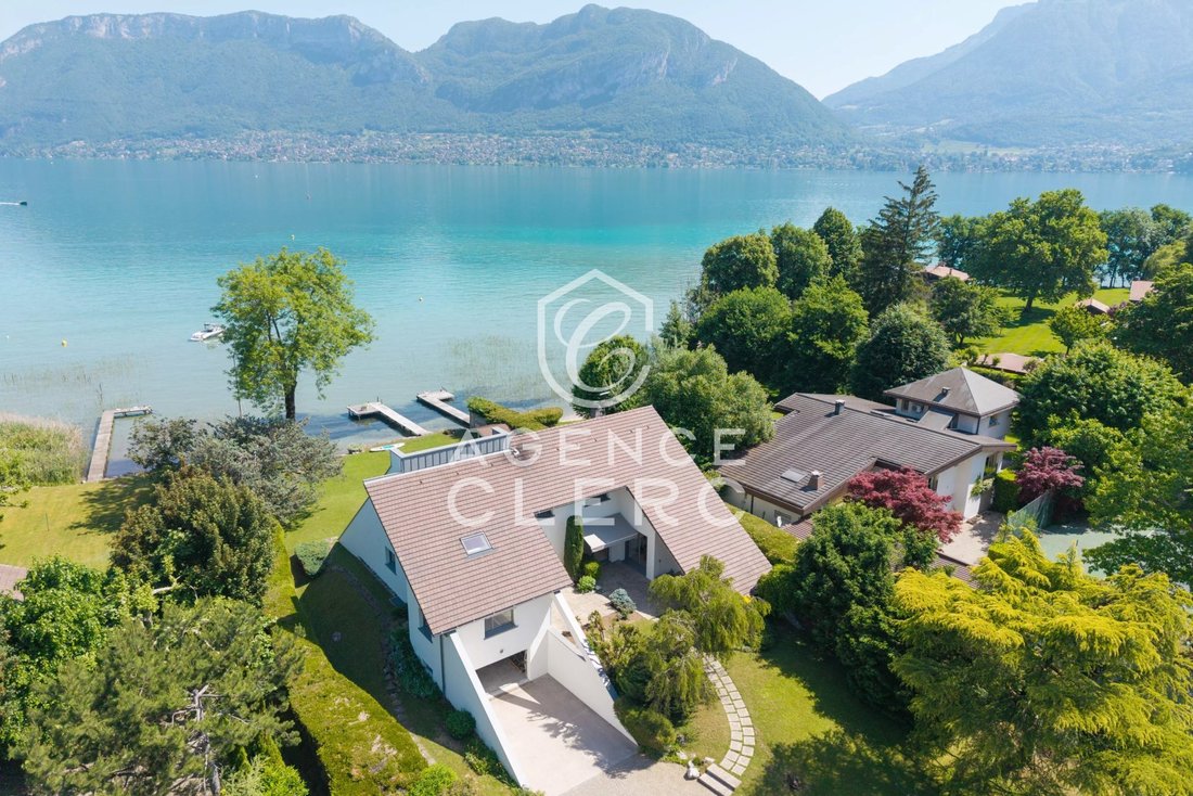 Villa in Sévrier, Auvergne-Rhône-Alpes, France 2 - 18024037