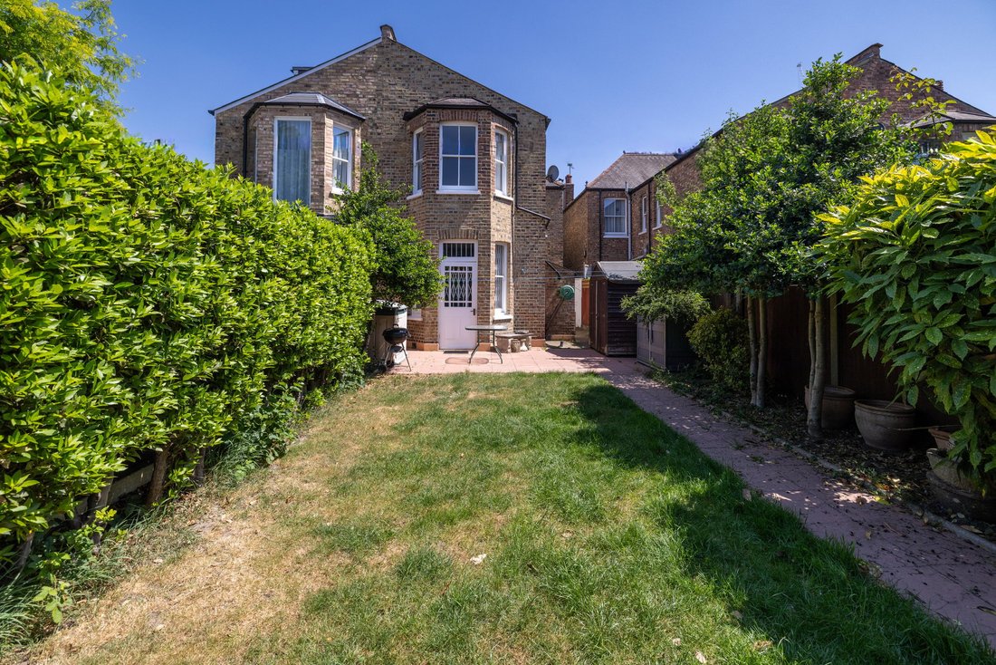 House in West Acton, Ealing, England 2 - 18036132