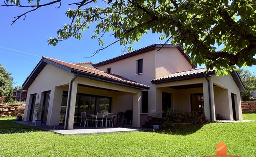 Villa in Arrondissement of Villefranche-sur-Saône, Auvergne-Rhône-Alpes, France 1
