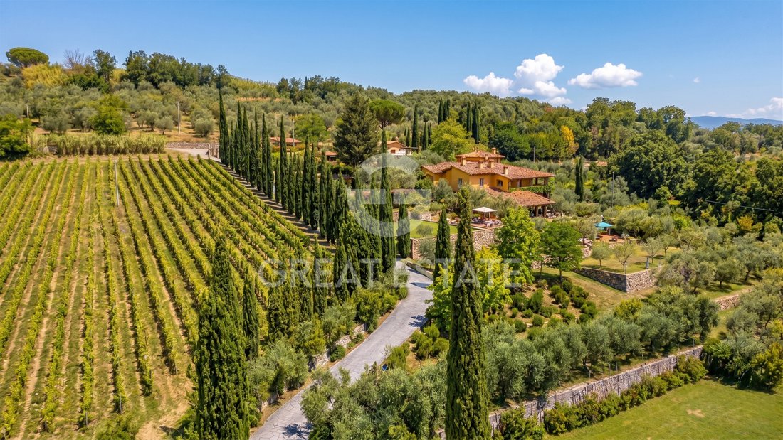 Estate in Poggio a Caiano, Tuscany, Italy 3 - 18040760