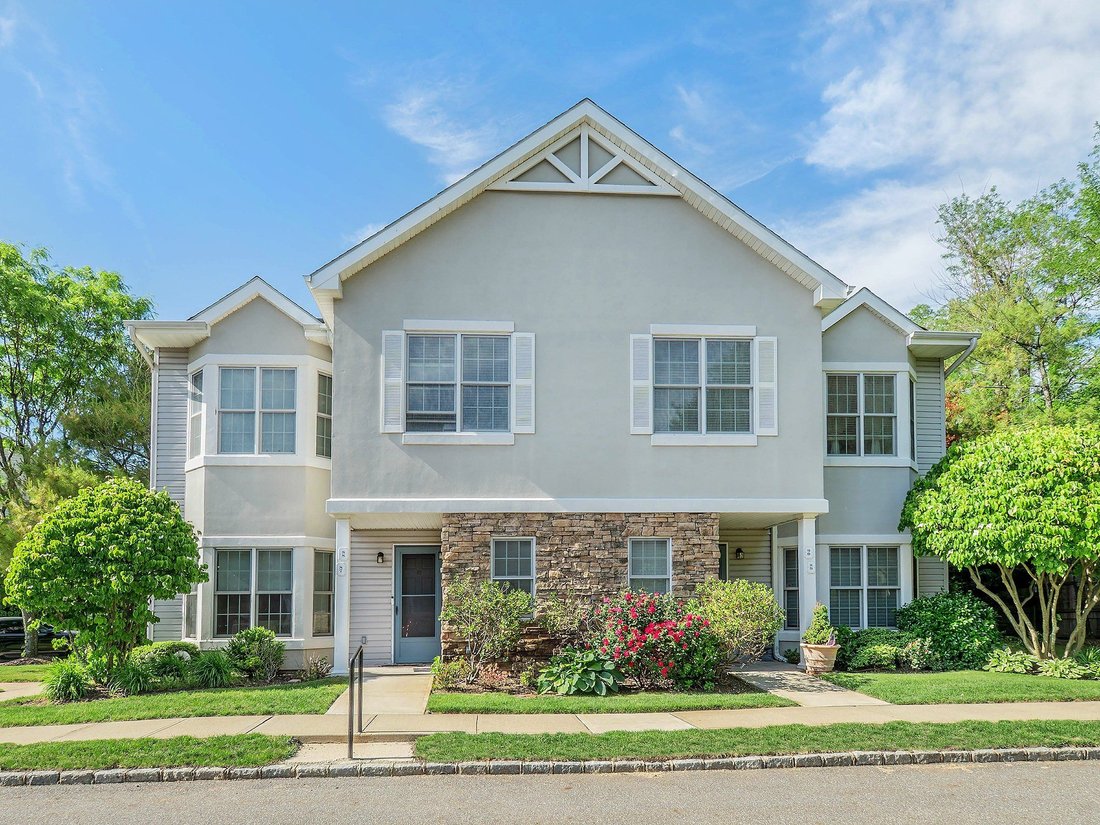 Condo in Port Washington, New York, United States 1 - 18035552