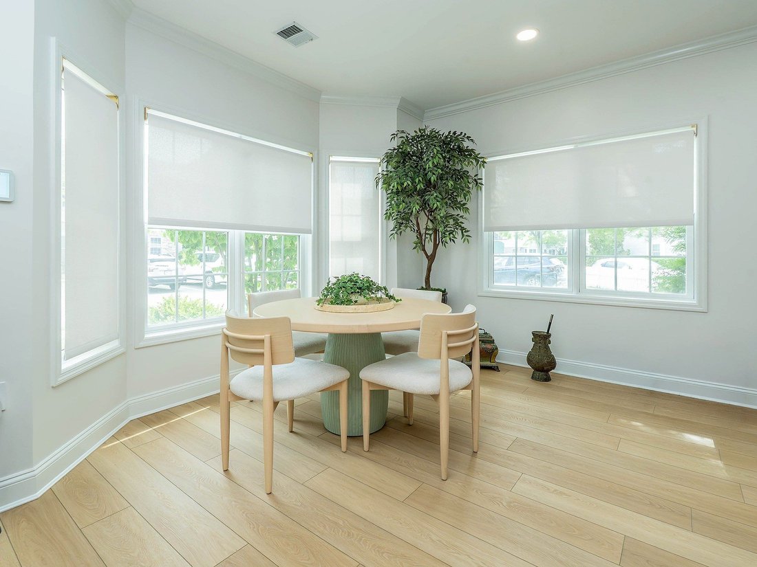 Condo in Port Washington, New York, United States 5 - 18035552