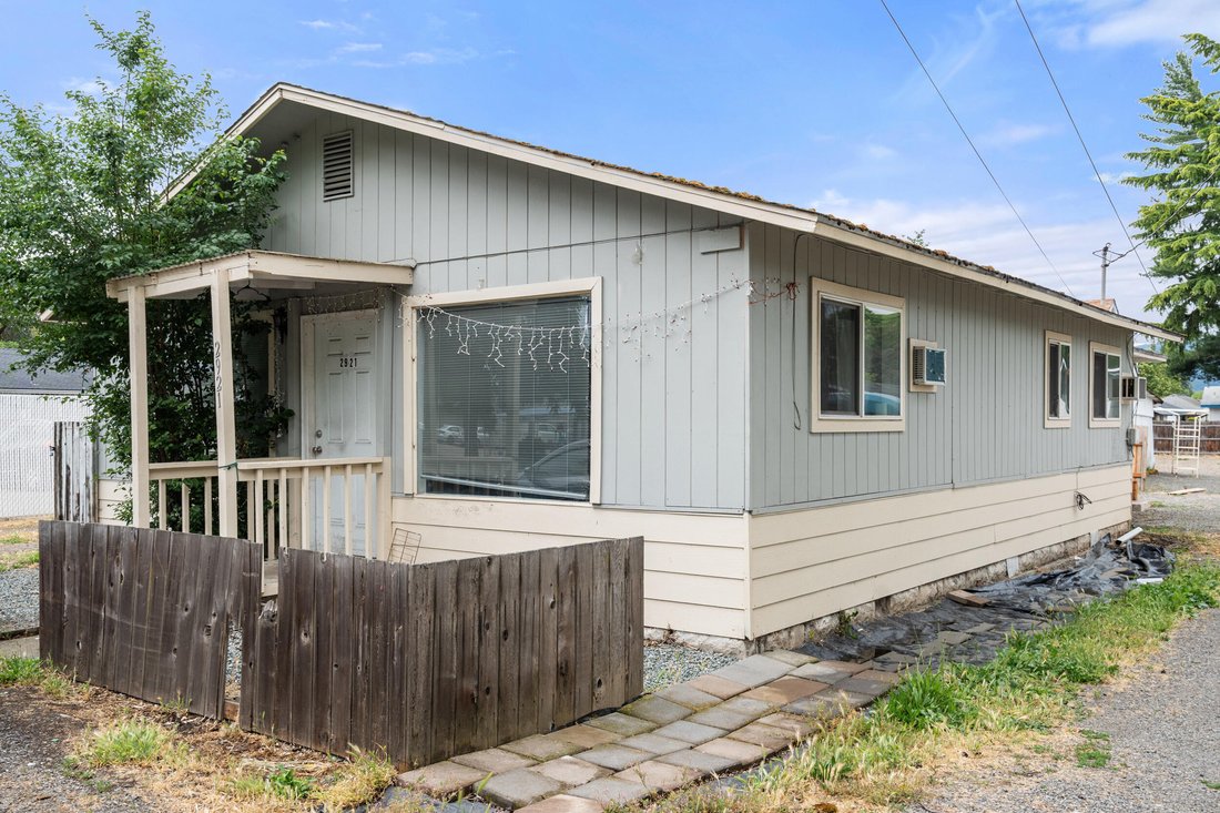 Medford, Oregon, United States 2 - 18040536