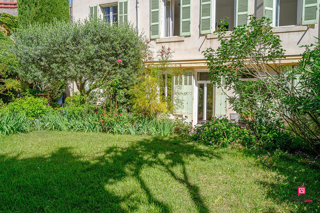 Apartment in Castellane, 6e Arrondissement, Marseille 2 - 18039076