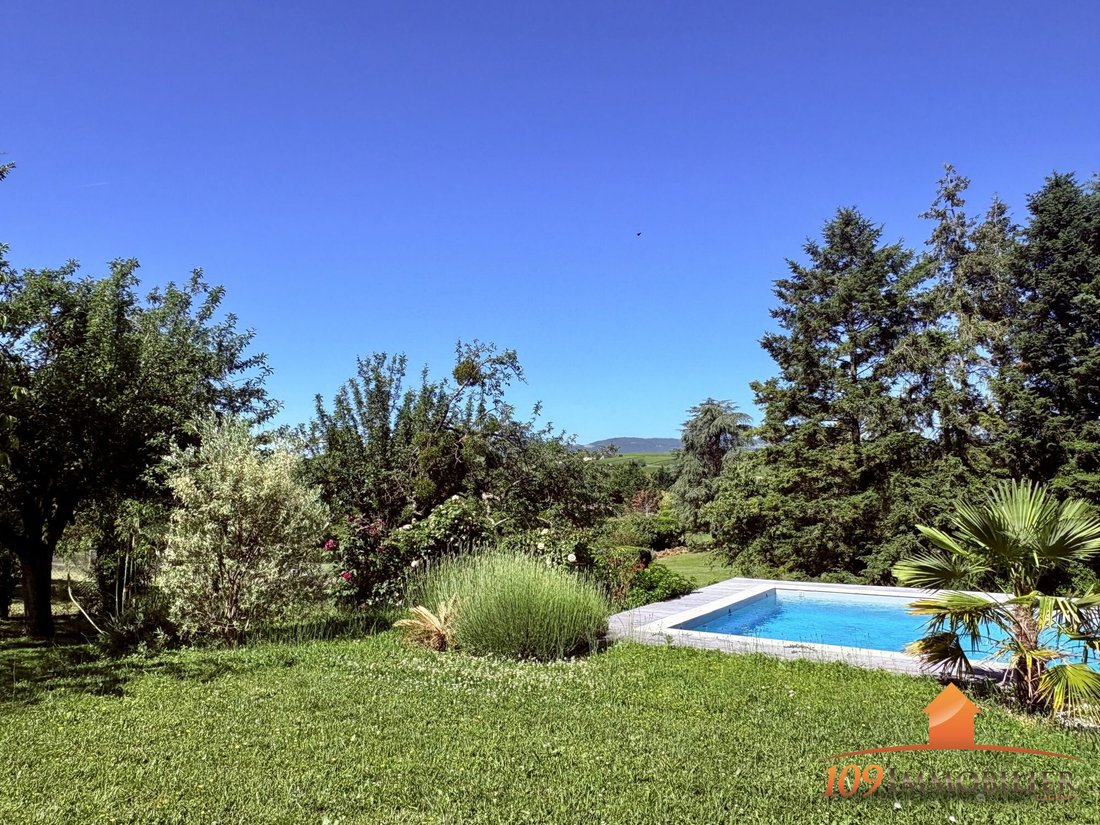Villa in Arrondissement of Villefranche-sur-Saône, Auvergne-Rhône-Alpes, France 4 - 17228649
