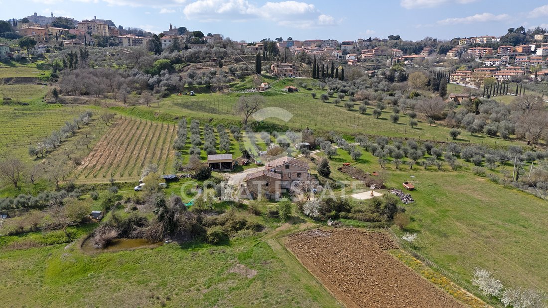 Estate in Montepulciano, Tuscany, Italy 1 - 18041078