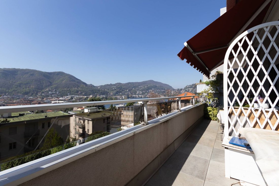 Apartment in Eastern Lake Center, Como, Lombardy 2 - 18049273