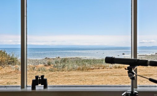 House in Comox, British Columbia, Canada 1