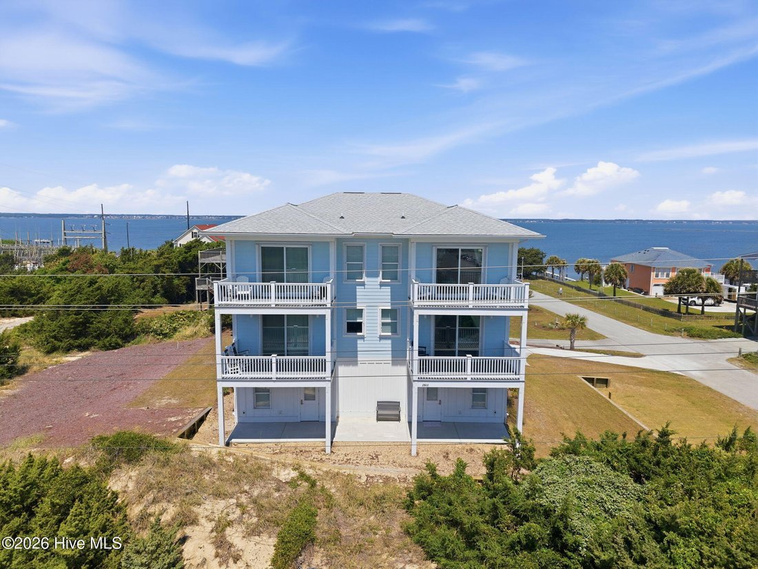 Condo in Emerald Isle, North Carolina, United States 5 - 18047555