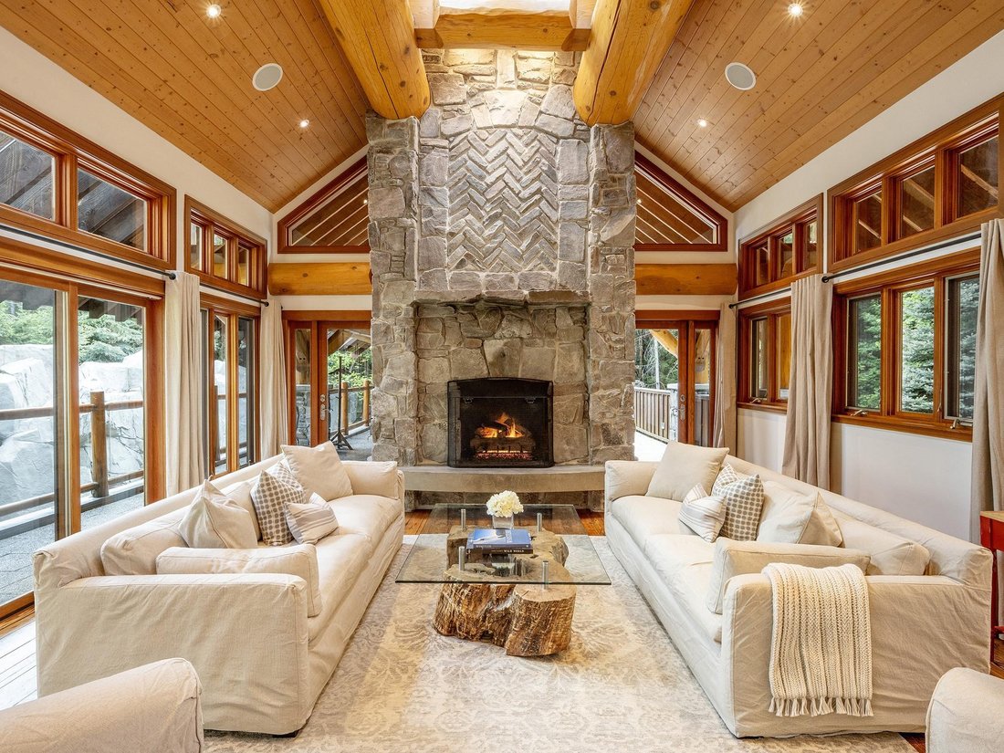 House in Whistler, British Columbia, Canada 2 - 18049476