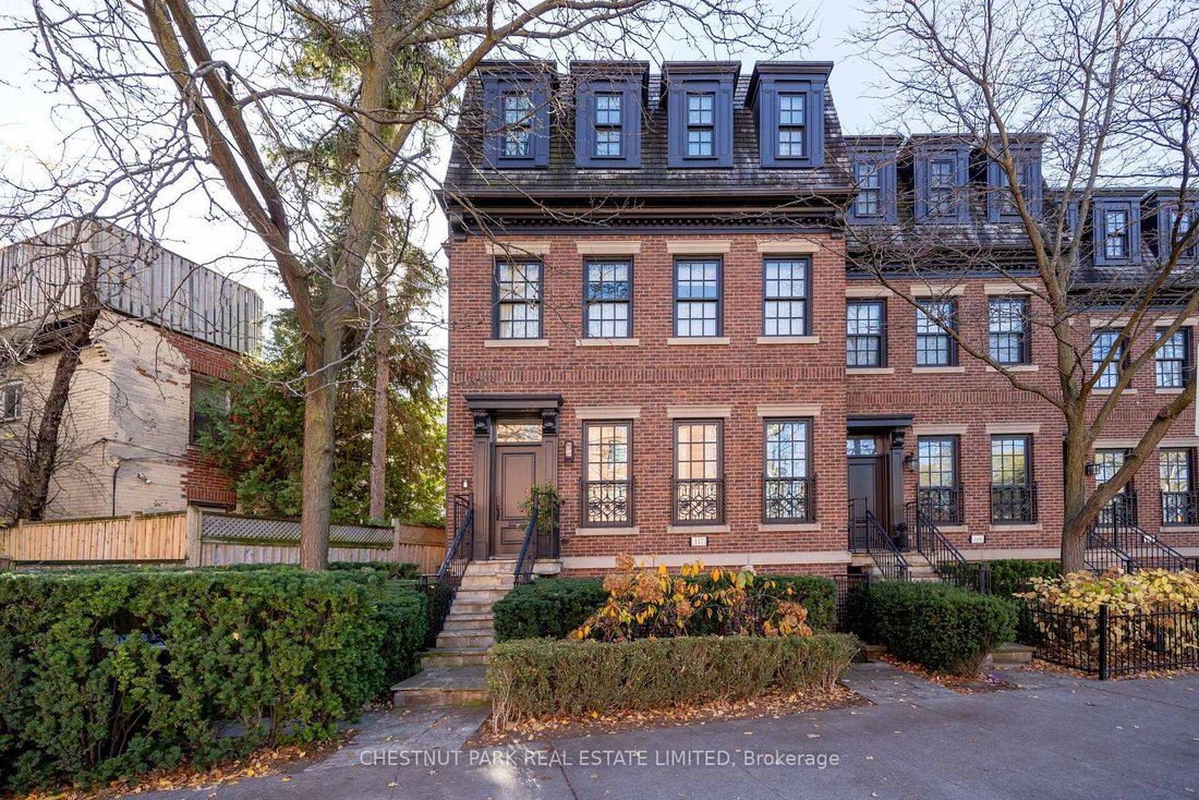 Villa in Toronto, Ontario, Canada 1 - 18045199
