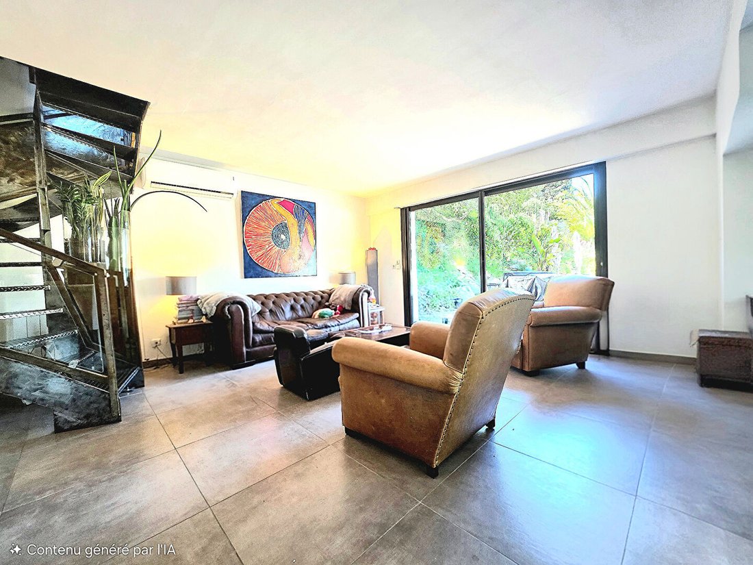 Villa in Nord, Sanary-sur-Mer, France 4 - 18039033