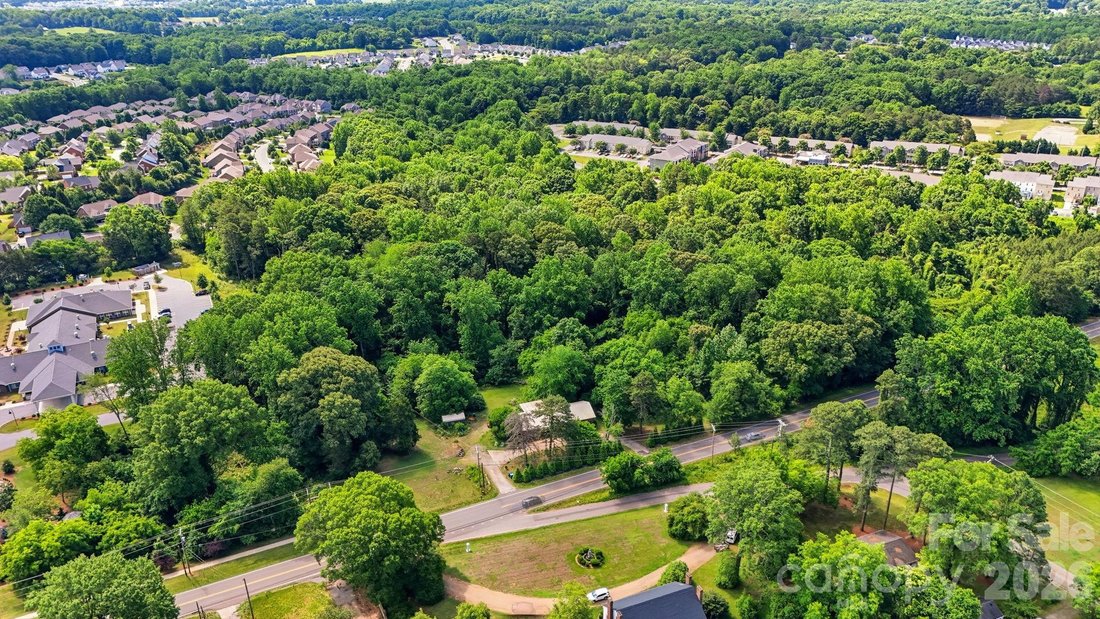 Land in Mooresville, North Carolina, United States 2 - 18047537