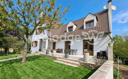 Maison à Villemaréchal, Île-de-France, France 1