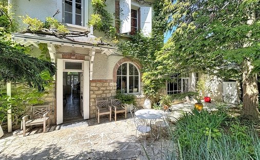 House in Gueux, Grand Est, France 1