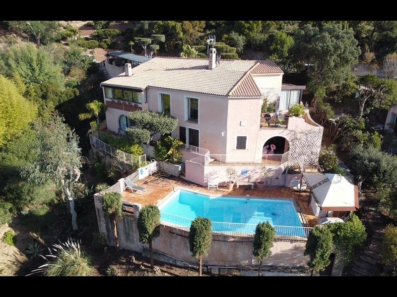House in La Londe-les-Maures, Provence-Alpes-Côte d'Azur, France 2 - 18037741