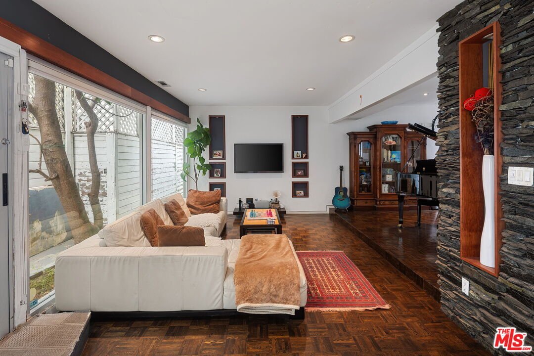 House in Los Angeles, California, United States 4 - 18047168