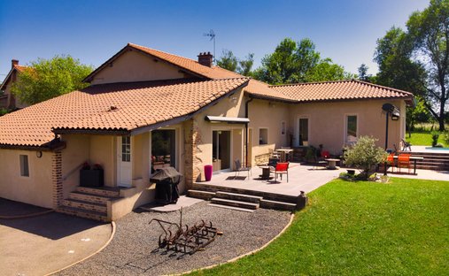House in Châtillon-sur-Chalaronne, Auvergne-Rhône-Alpes, France 1