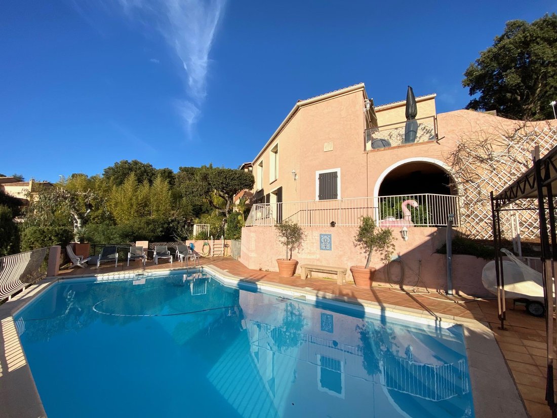 House in La Londe-les-Maures, Provence-Alpes-Côte d'Azur, France 1 - 18037741