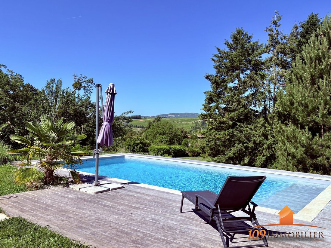 Villa in Arrondissement of Villefranche-sur-Saône, Auvergne-Rhône-Alpes, France 2 - 17228649