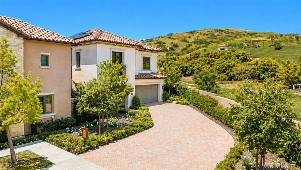 Condo in Irvine, California, United States 2 - 18048246