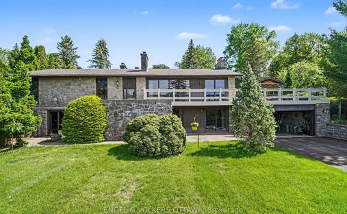 House in Ottawa, Ontario, Canada 1