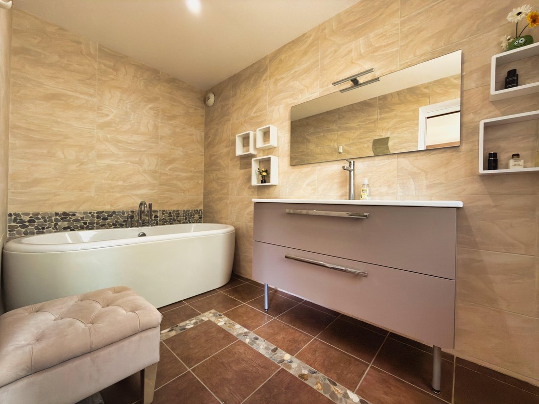 House in Châtillon-sur-Chalaronne, Auvergne-Rhône-Alpes, France 5 - 18037683
