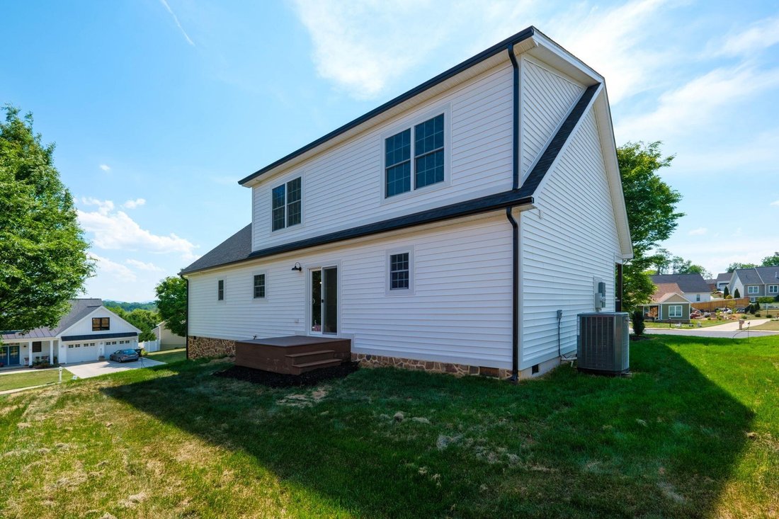 House in Fishersville, Virginia, United States 2 - 18036031