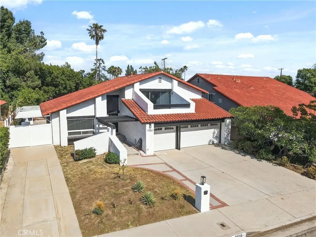 Los Angeles, California, United States 1 - 18049981