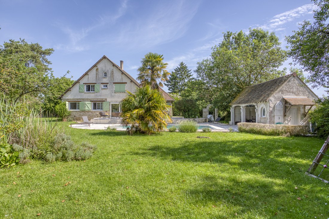 House in Houdan, Ile-de-France, France 1 - 16815977