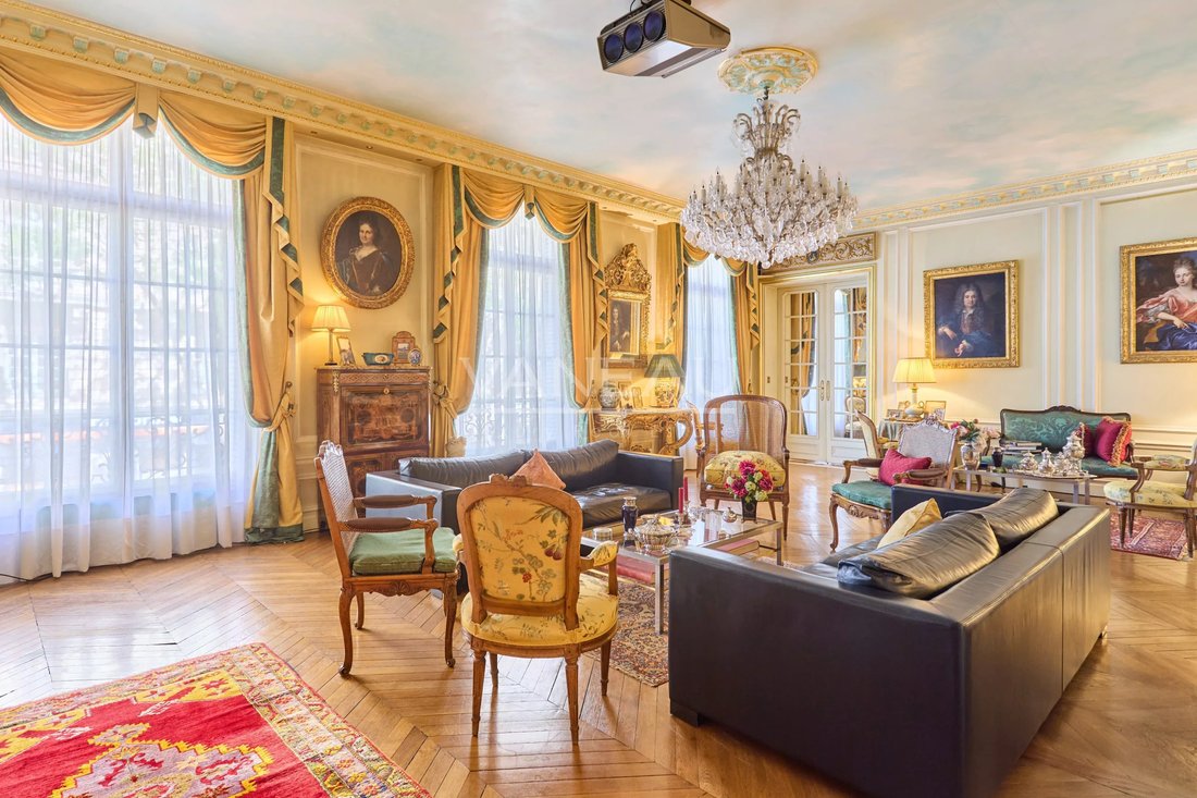 Apartment in Porte Dauphine, Paris 16e Arrondissement, Paris 5 - 18047312