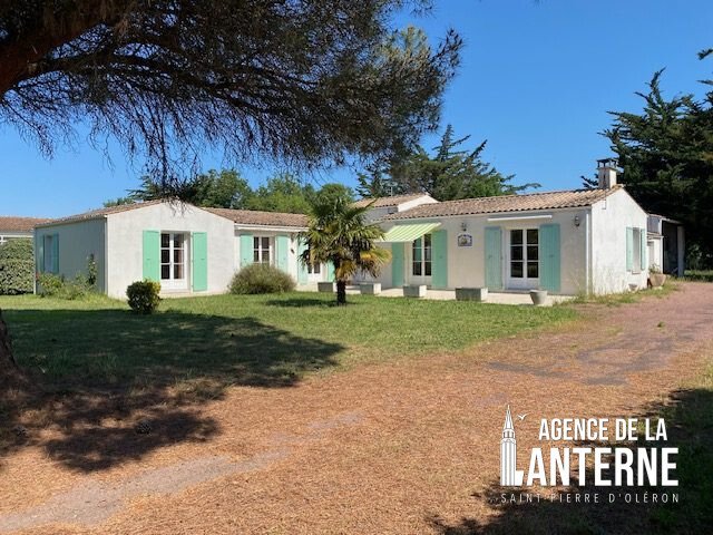 House in Saint-Pierre-d'Oléron, Nouvelle-Aquitaine, France 1 - 18043591