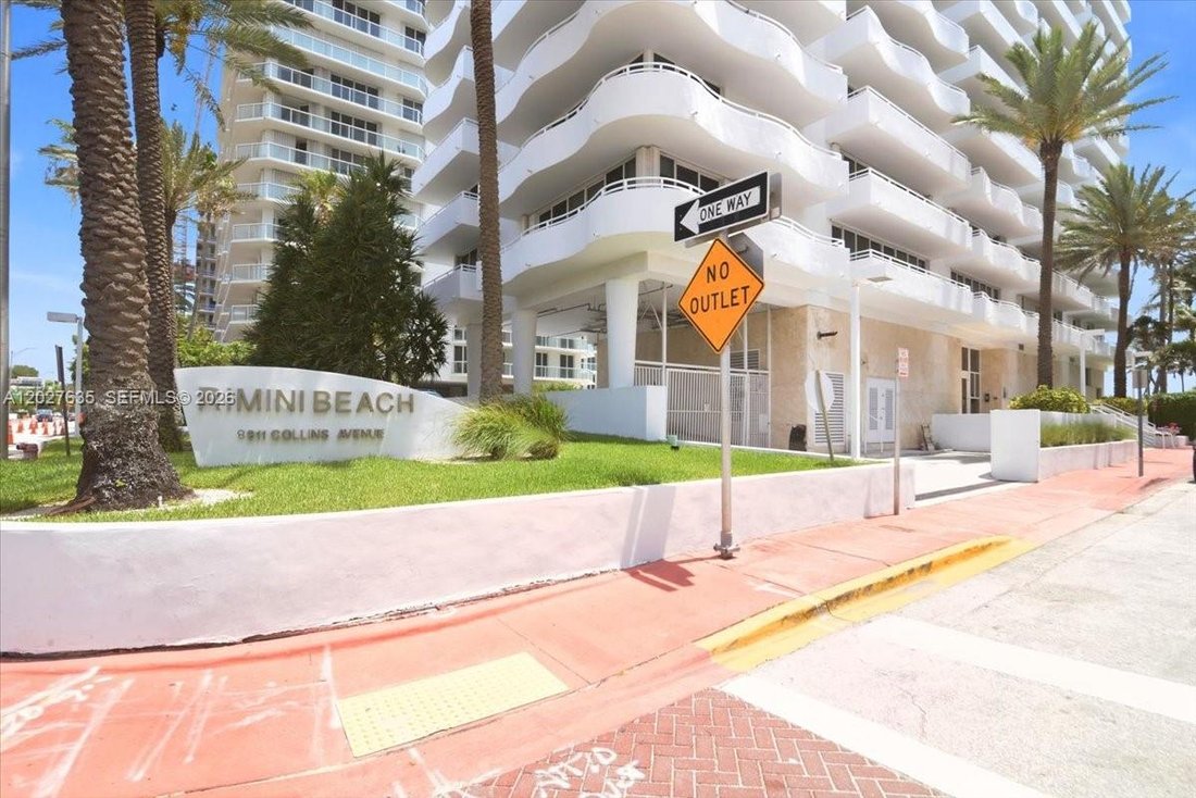 Condo in Bal Harbour, Florida, United States 1 - 18044403
