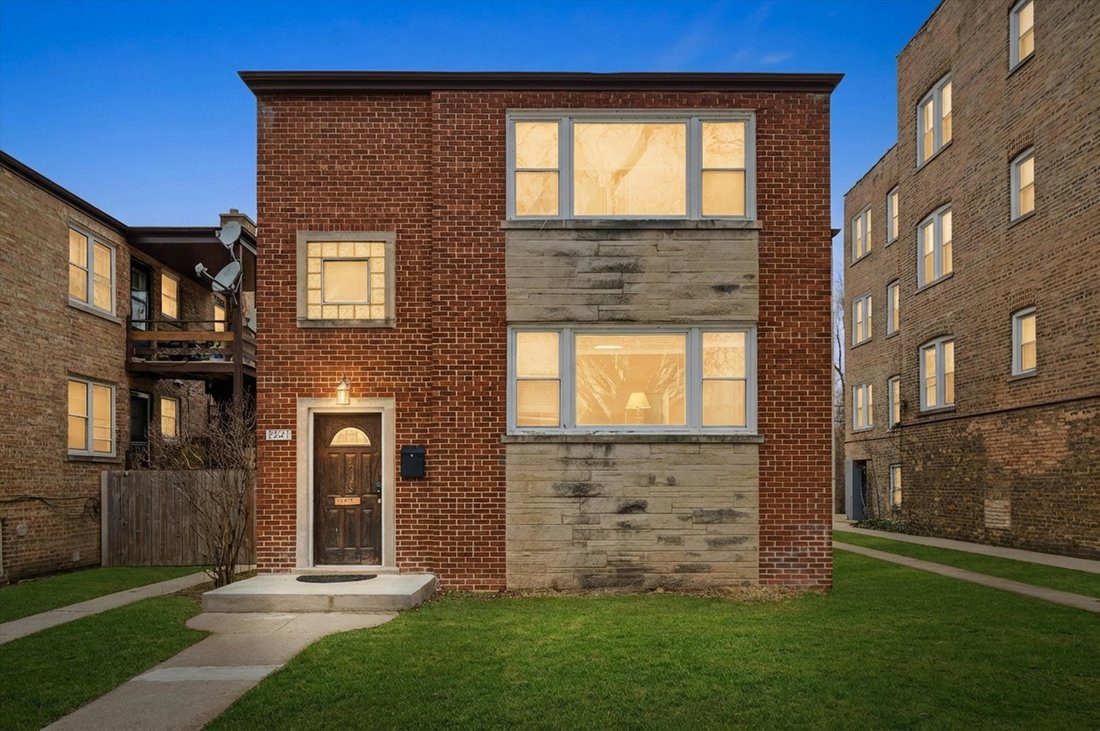 Evanston, Illinois, United States 2 - 18040675