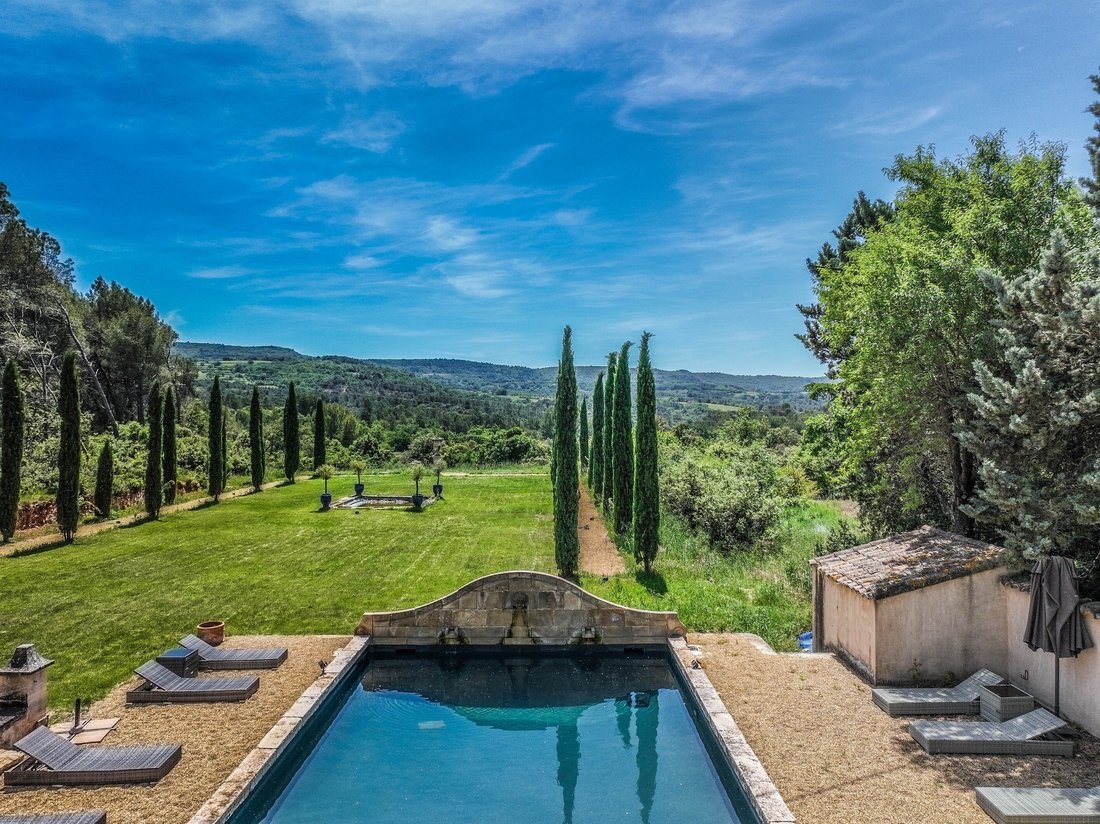House in Bonnieux, Provence-Alpes-Côte d'Azur, France 2 - 12802712