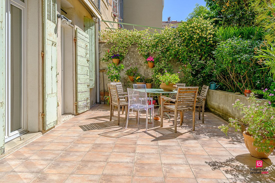 Apartment in Castellane, 6e Arrondissement, Marseille 3 - 18039076