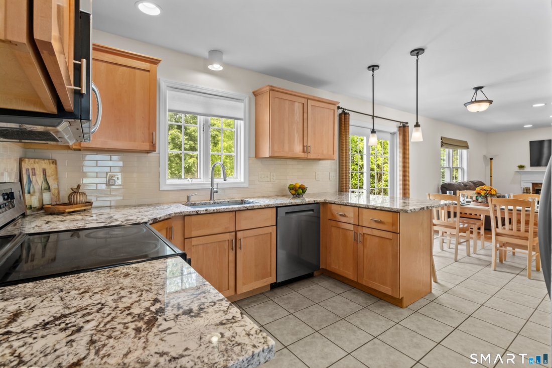 House in Portland, Connecticut, United States 5 - 18041318