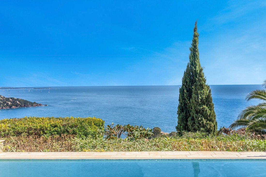 House in Théoule-sur-Mer, Provence-Alpes-Côte d'Azur, France 5 - 15459135
