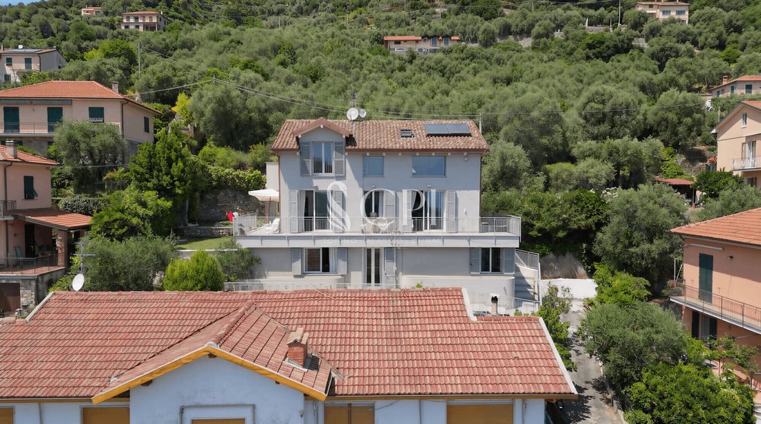 Villa in Center, Alassio, Italy 1 - 18050043