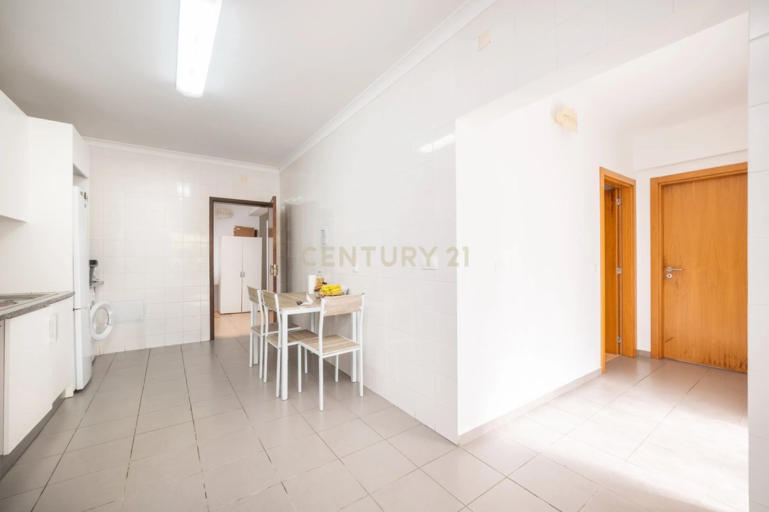 Villa in Santo Antonio dos Olivais, Coimbra District, Portugal 4 - 18041228